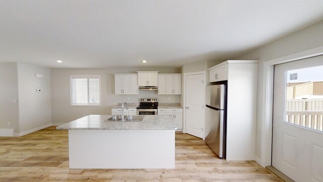 Photo du bâtiment - 9436 D-94113 113 Ave