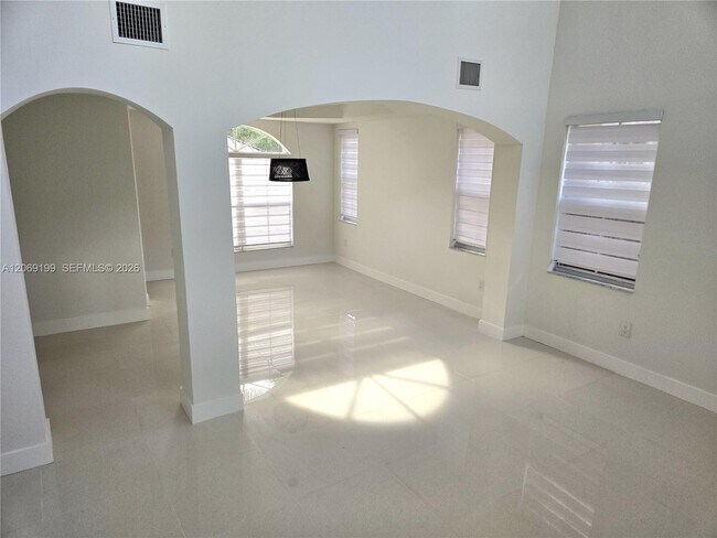 Building Photo - 3124 SW 154th Pl