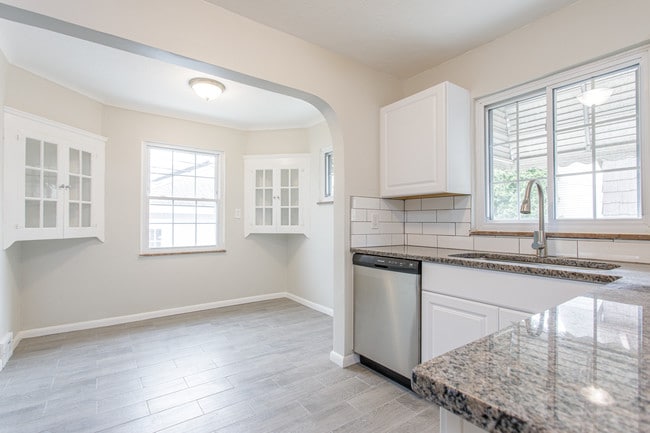 Building Photo - 17828 E Park Dr