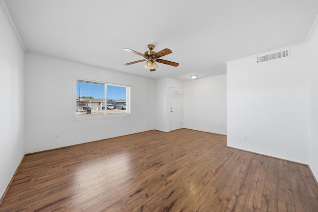Foto del edificio - 2331 E Betty Elyse Ln