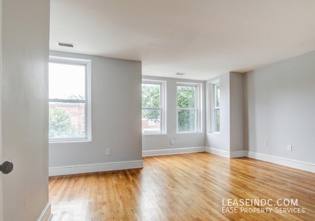 Building Photo - 1708 3rd St NW