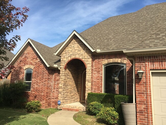 Building Photo - 4506 W Flagstick Dr