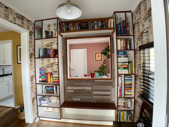 Building Photo - 5718-5713 13th Ave S