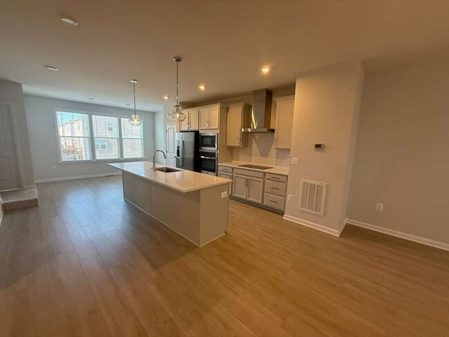 Foto del edificio - 8843 Foxway Rdg Ln