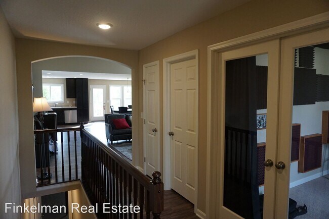 Building Photo - 3 br, 2 bath House - 1568 Bear Lake Drive