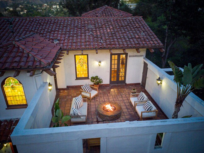 Foto del edificio - 2942 Passmore Dr