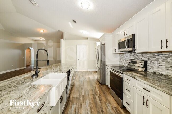 Building Photo - 637 Sunway Ln