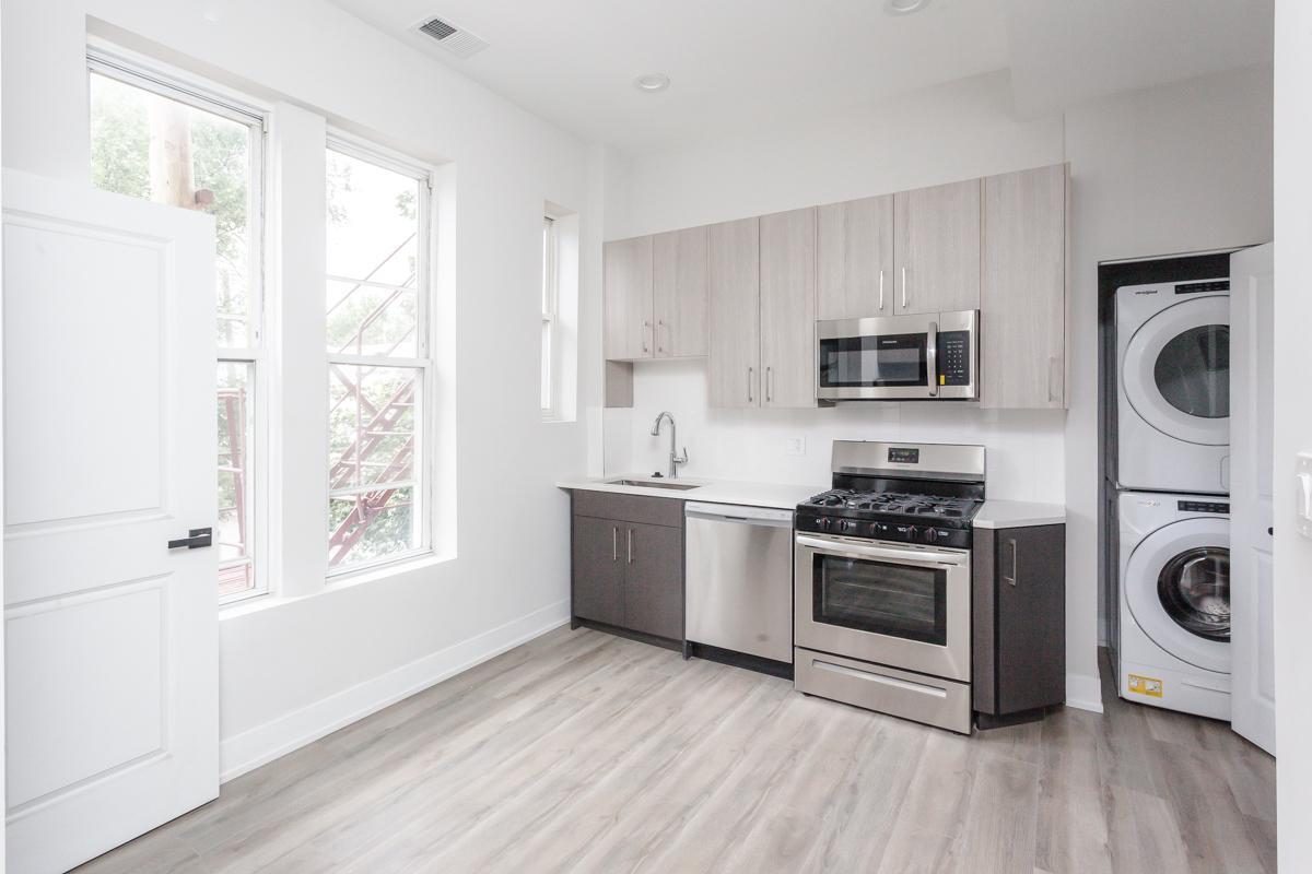 Primary Photo - 2 bedroom in Chicago IL 60608