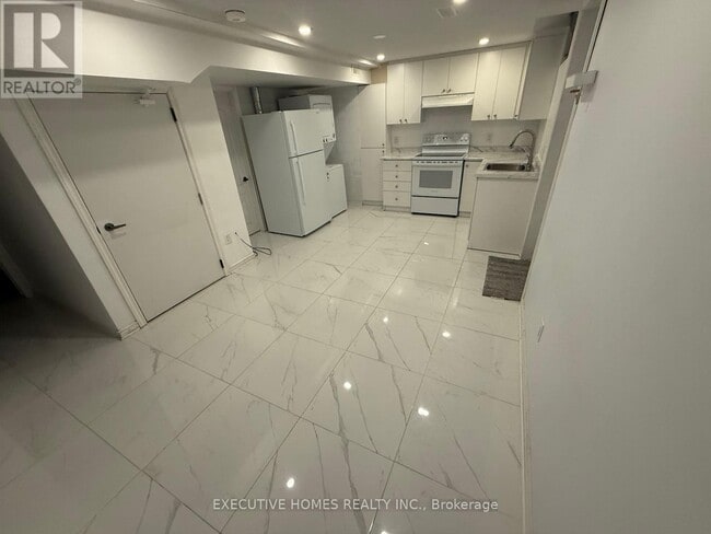 Building Photo - 6728 Lisgar Dr