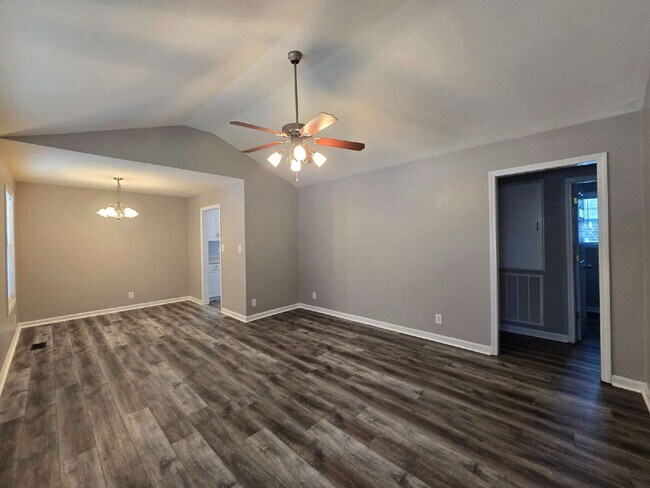 Foto del edificio - 460 Caney Ln