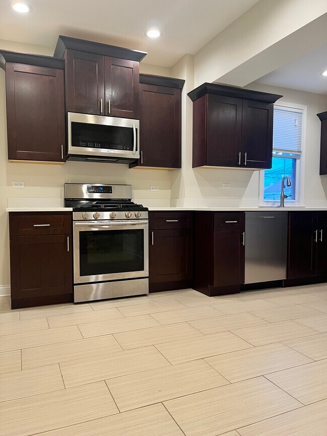 Foto del edificio - 3145 N Lamon Ave