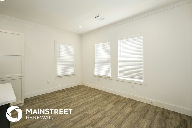 Foto del edificio - 2003 E Overton Rd