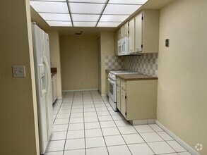 Building Photo - 955 Egret Cir