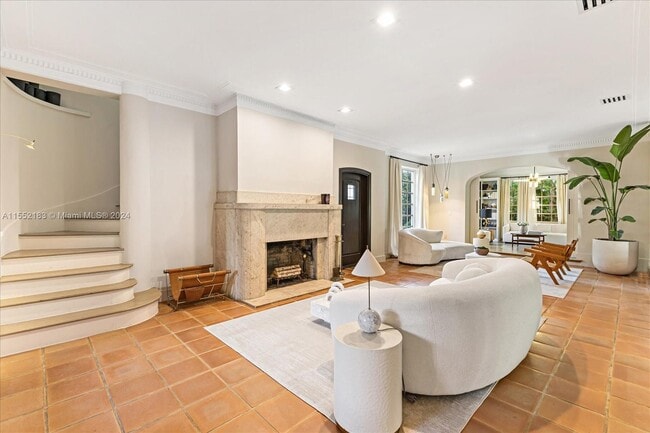 Building Photo - 400 S Hibiscus Dr