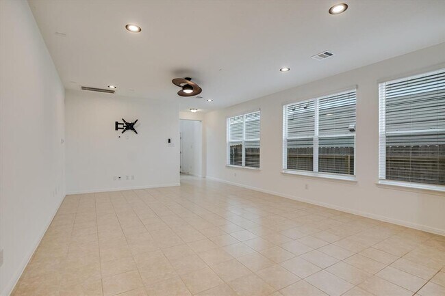 Foto del edificio - 12814 Meachum Ln