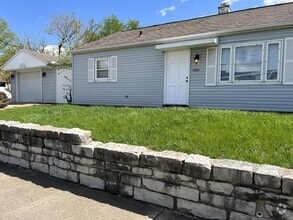 Building Photo - 4604 N Sheridan Rd