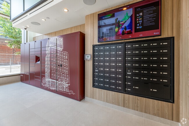 Lobby - 422 Cherry St