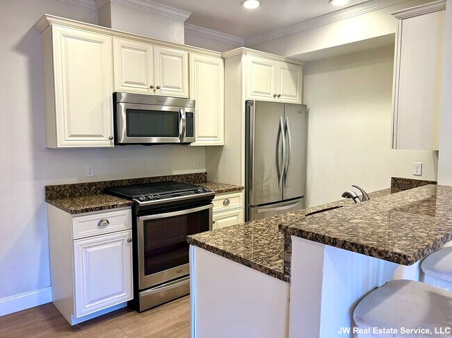 Foto del edificio - 463 Rutherford Ave