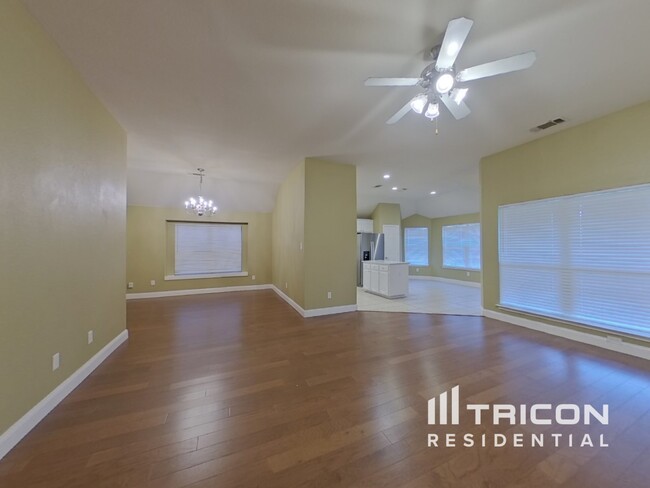 Building Photo - 515 Crownpoint Ln