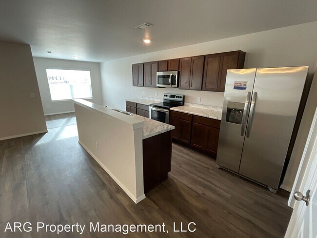 Building Photo - 3 br, 2 bath House - 3300 E Jacob Lane
