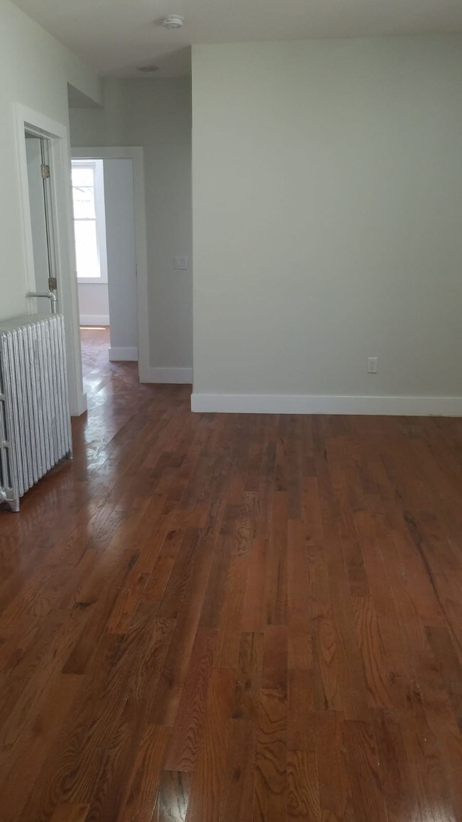 Blue Pond Realty Diamond Bridge Apartments Jersey City Nj Apartments Com