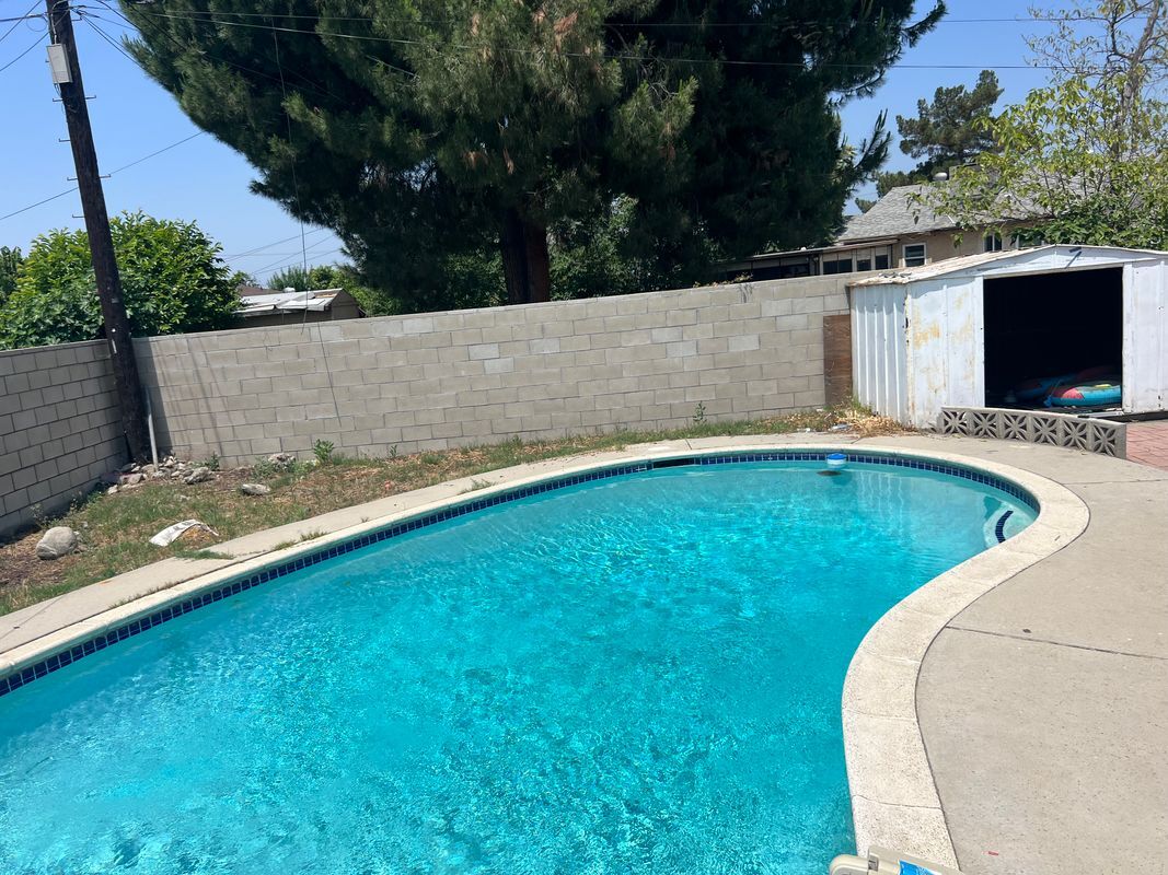 Building Photo - 4546 La Rica Ave