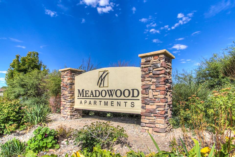 ¡Bienvenidos! - Meadow Wood Apartments