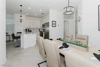 Building Photo - 15275 Grn Acrs Ave