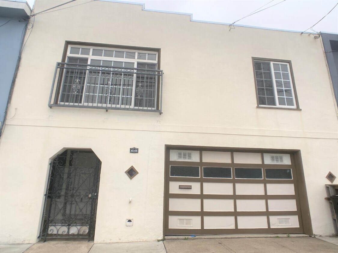 Primary Photo - 4144 Moraga St