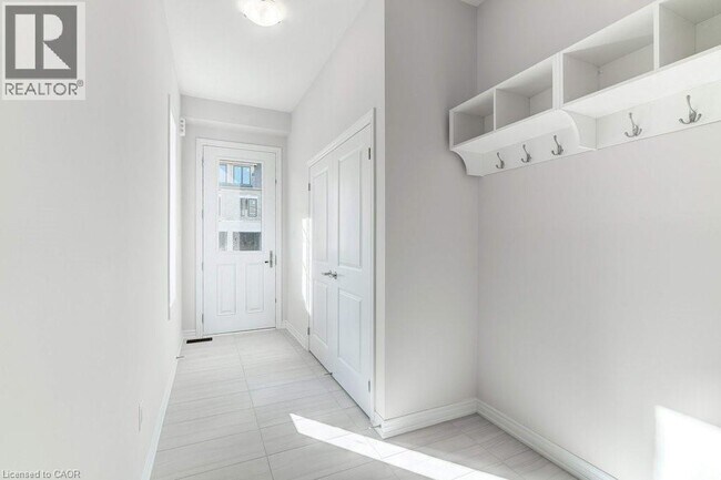 Photo du bâtiment - 1394 Almonte Dr