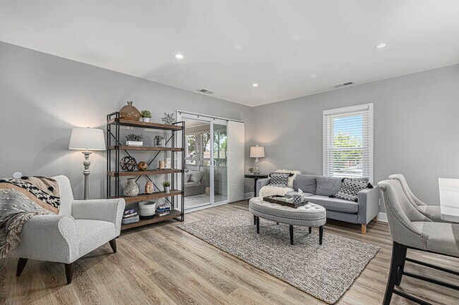 Building Photo - 211 S Pleasant St