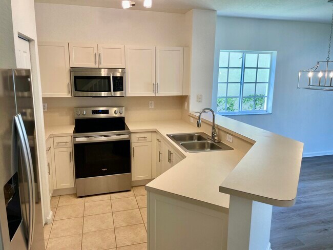 Foto del edificio - 5119 SE Mariner Garden Cir