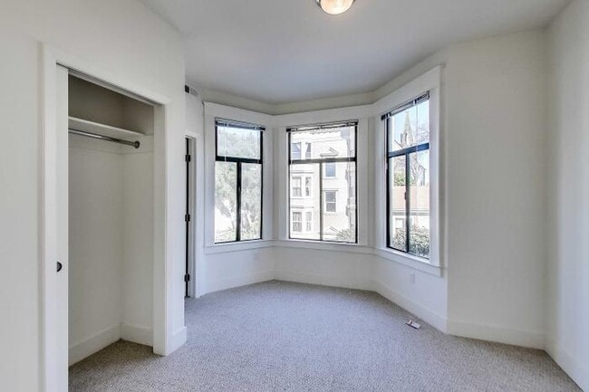 Building Photo - 3 bedroom in San Francisco CA 94110