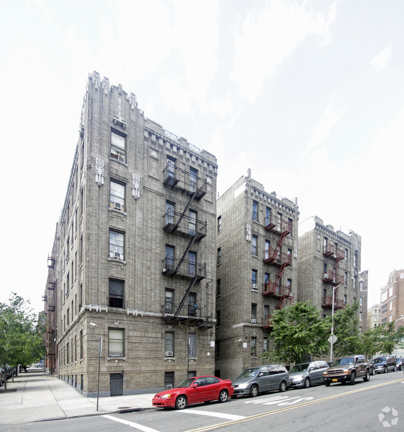 Primary Photo - 170 Vermilyea Ave