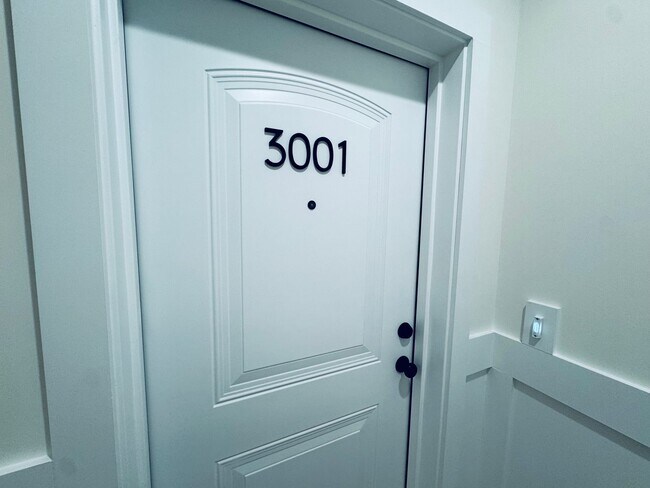 Foto del edificio - 1st Months Rent Free -THE CROWN AT CORNERSTONE