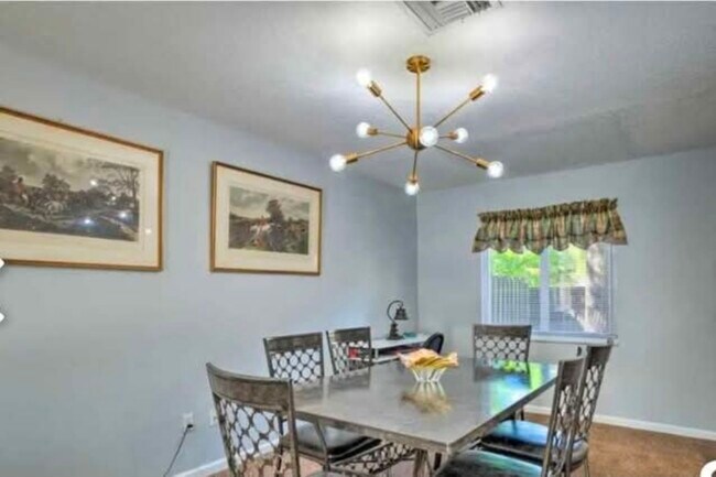 Foto del edificio - 13795 Yarmouth Dr