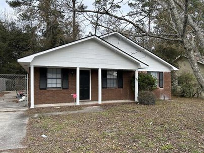 Foto del edificio - 220 Garden Cir