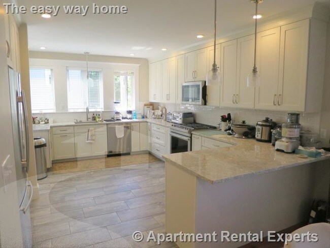 Building Photo - 17 Dickson St