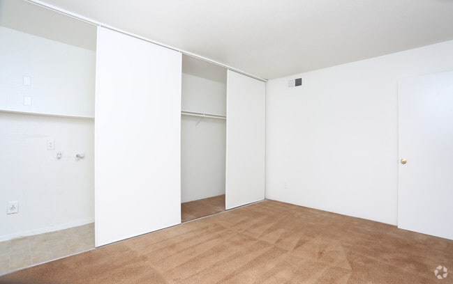 Interior Photo - Arlington Place Apartments