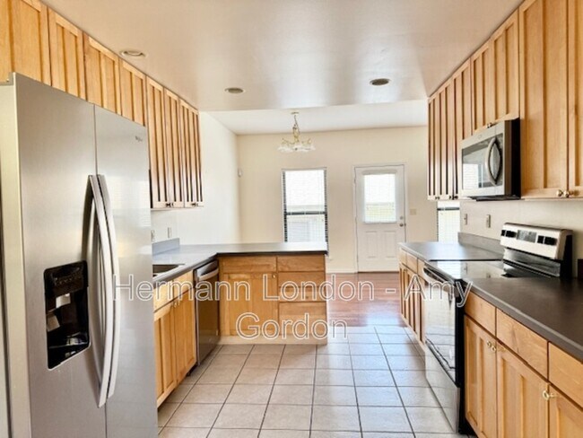 Foto del edificio - 4159 McPherson Ave