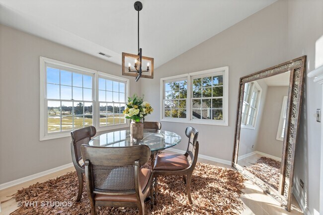 Building Photo - 1572 Aberdeen Ct