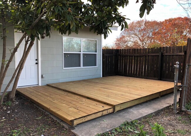 Foto del edificio - 142 Birchwood Dr