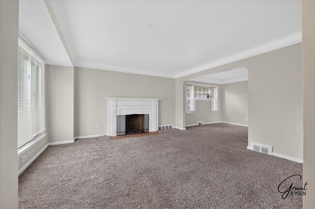 Building Photo - 4 Bedroom Home - $1,550