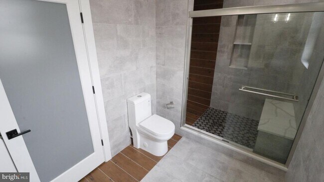 Foto del edificio - 2038 Dorrance St