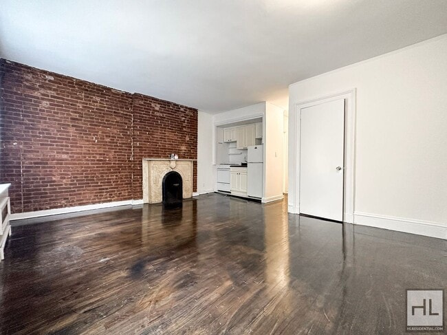 Building Photo - EAST 72 STREET