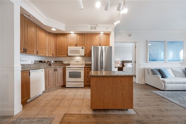 Foto del edificio - 2825 Palm Beach Blvd