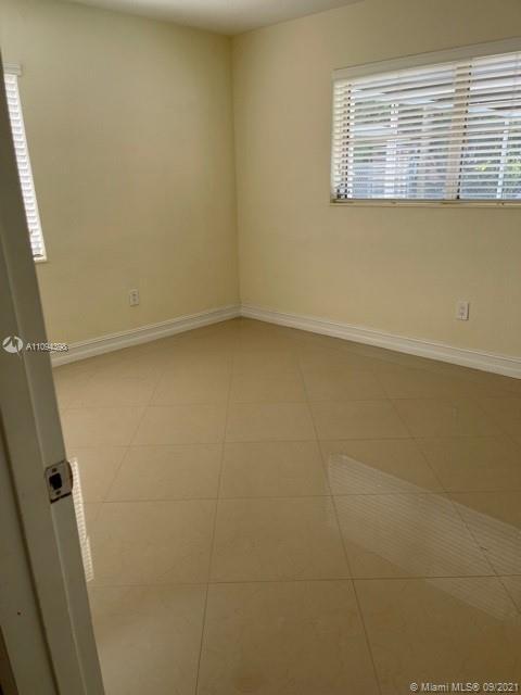 Building Photo - 8240 SW 47th Terrace
