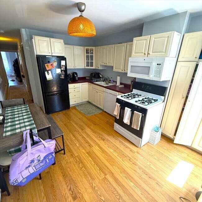 Foto del edificio - 501 E 3rd St
