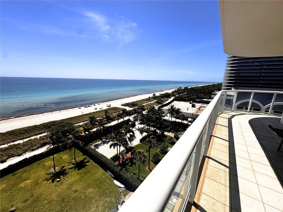 Building Photo - 8855 Collins Ave