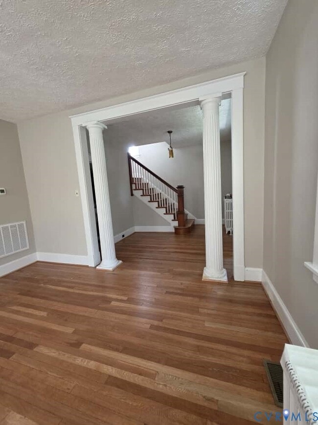 Building Photo - 2702 Seminary Ave